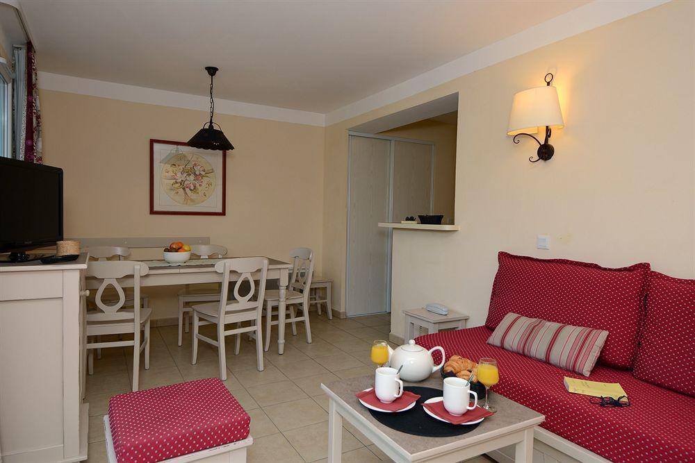 Residence Pierre & Vacances Les Coteaux De Pont-Royal Mallemort Exterior photo